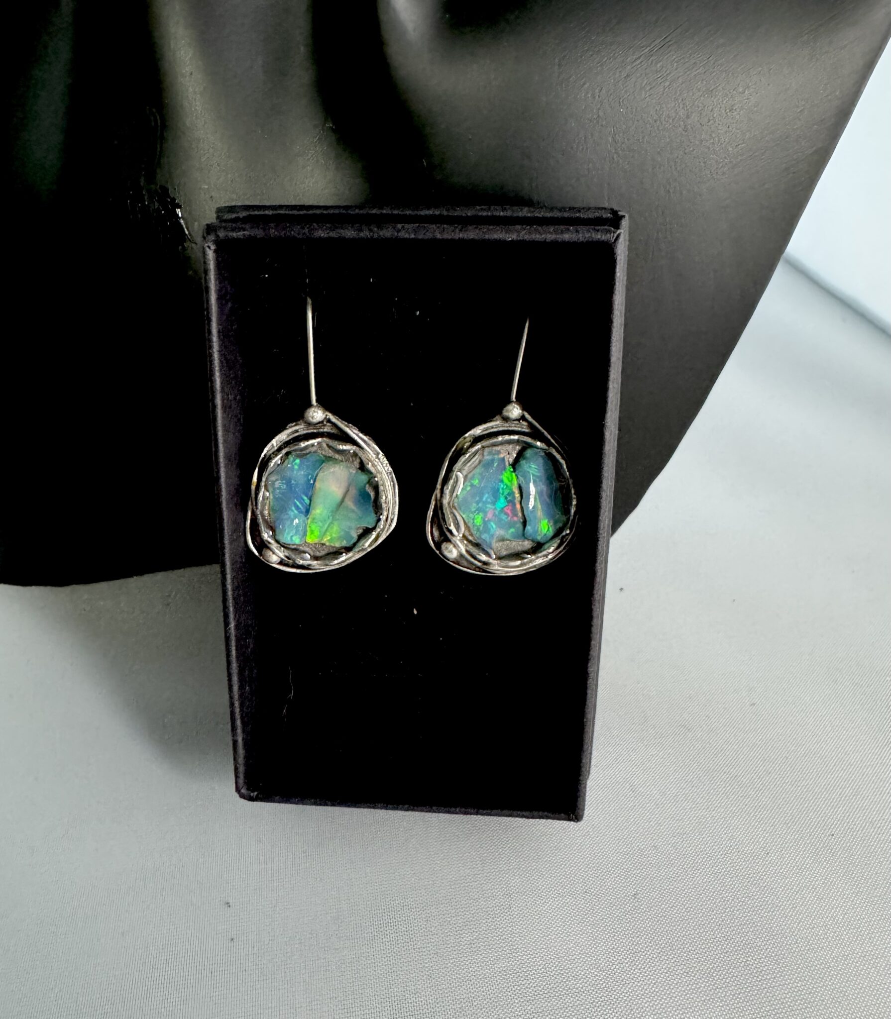 Exklusive versilberte Ohrhänger mit Opal *2